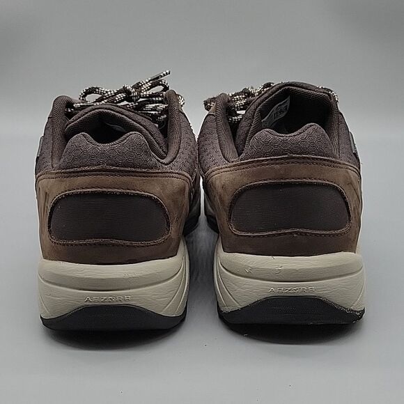 New Balance Women's Size 10.5 US Brown Gore-tex Waterproof Walking Shoes - Picture 6 of 10